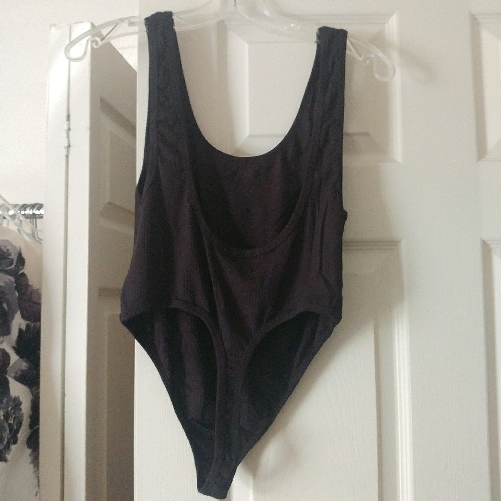 $50 5⭐ black classic ribbed thong bodysuit - Picture 7 of 8